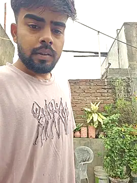 soniriyaa010101 online show from 04/08/26, 08:58