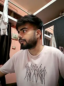 soniriyaa010101 online show from 04/14/26, 09:04