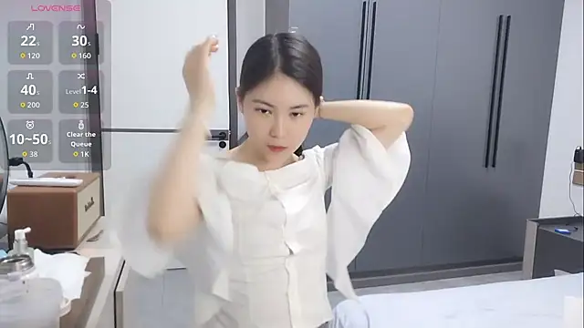 Snapshot of luckckcj chatting on 10/17/25, 04:59 luckckcj online show from 10/17/25, 04:59