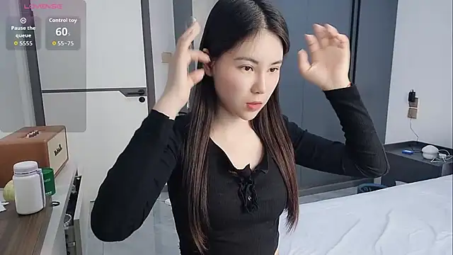 Snapshot of luckckcj chatting on 10/28/25, 04:16 luckckcj online show from 10/28/25, 04:16