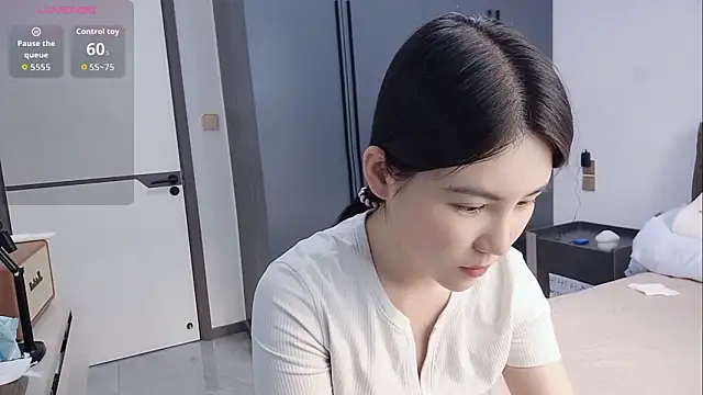 Snapshot of luckckcj chatting on 11/17/25, 12:49 luckckcj online show from 11/17/25, 12:49