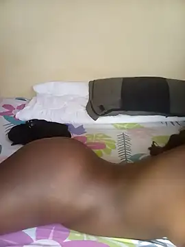 Snapshot of 079145 chatting on 10/08/25, 09:51 079145 online show from 10/08/25, 09:51