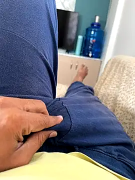 sunnu 97  online show from 10/13/25, 07:41