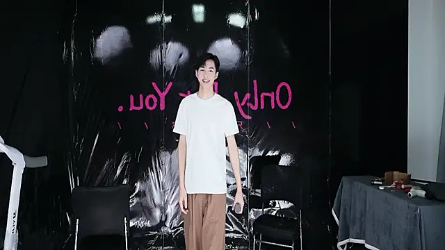 Snapshot of JL-sweetbaby1 chatting on 04/09/26, 11:26 JL-sweetbaby1 online show from 04/09/26, 11:26