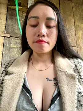 chipp-bong online show from 10/31/25, 12:55