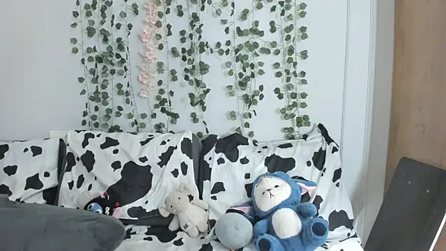 Snapshot of heexhia chatting on 10/11/25, 01:38 heexhia online show from 10/11/25, 01:38