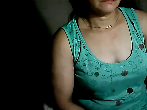 yoursPinayMama1682 online show from 09/23/25, 10:46