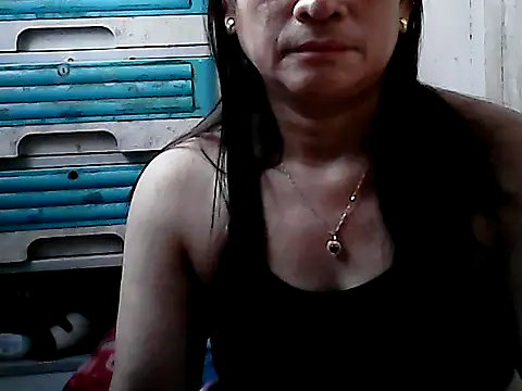 yoursPinayMama1682 online show from 10/06/25, 11:13