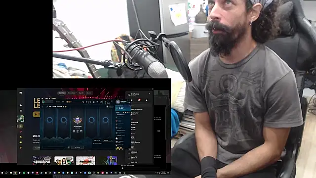 Snapshot of Stringin69 chatting on 06/18/26, 11:03 Stringin69 online show from 06/18/26, 11:03