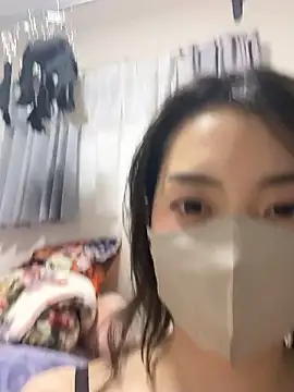 Snapshot of naginagisan chatting on 04/19/26, 10:47 naginagisan online show from 04/19/26, 10:47