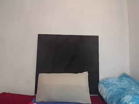 Snapshot of Didienana chatting on 09/15/25, 07:52 Didienana online show from 09/15/25, 07:52