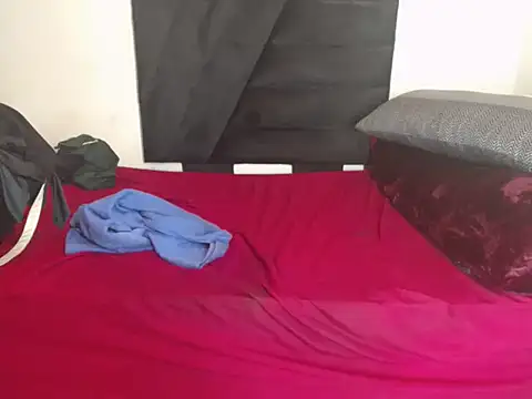 Snapshot of Didienana chatting on 09/16/25, 08:04 Didienana online show from 09/16/25, 08:04