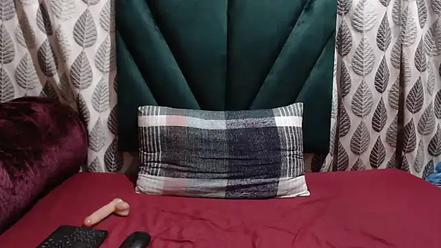 Snapshot of Didienana chatting on 02/02/26, 08:07 Didienana online show from 02/02/26, 08:07