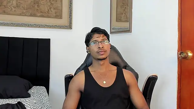 Snapshot of cassian_gold chatting on 11/10/25, 08:30 cassian gold online show from 11/10/25, 08:30