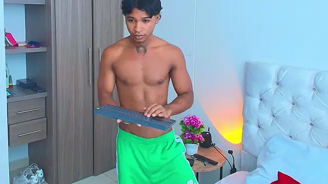 Snapshot of cassian_gold chatting on 06/25/26, 06:45 cassian gold online show from 06/25/26, 06:45