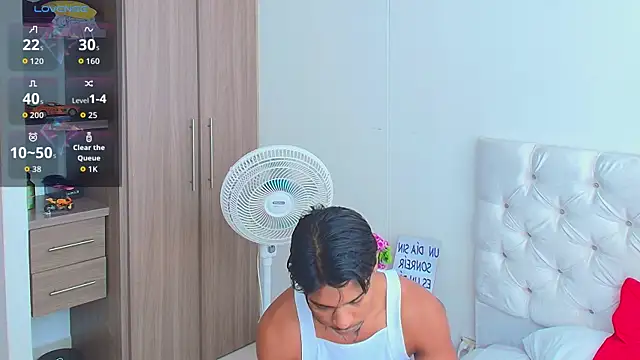 Snapshot of cassian_gold chatting on 07/26/26, 12:45 cassian gold online show from 07/26/26, 12:45