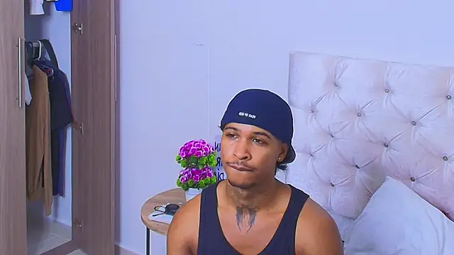 Snapshot of cassian_gold chatting on 07/27/26, 12:50 cassian gold online show from 07/27/26, 12:50