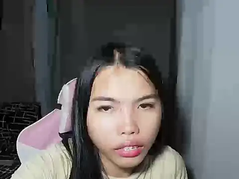 Snapshot of cutie_milker chatting on 04/23/26, 05:15 cutie milker online show from 04/23/26, 05:15