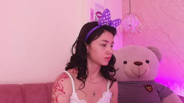 april bennett online show from 11/07/25, 12:38