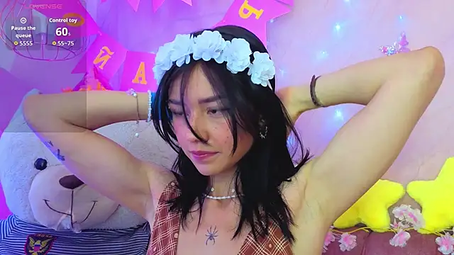 Snapshot of april_bennett chatting on 06/30/26, 01:23 april bennett online show from 06/30/26, 01:23
