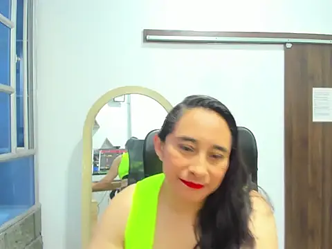 LeilaSmith  online show from 10/13/25, 11:43