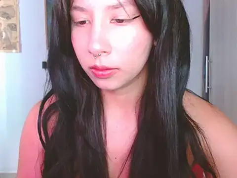 Snapshot of babyvavi chatting on 06/10/26, 01:21 babyvavi online show from 06/10/26, 01:21