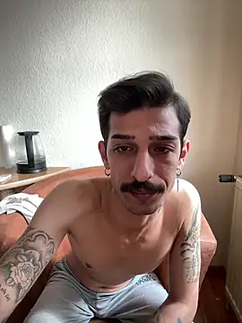 bisexevaa online show from 04/15/26, 07:26