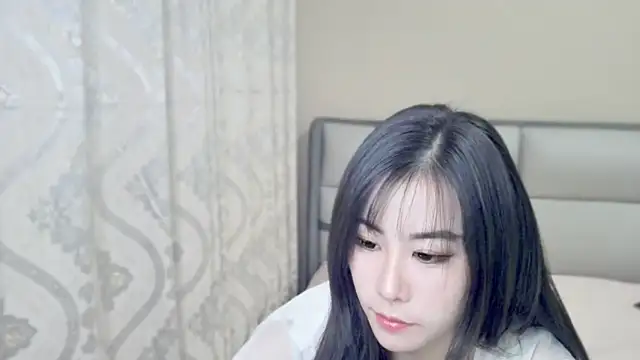 Snapshot of XIAOYU7-2025 chatting on 10/14/25, 01:01 XIAOYU7-2025 online show from 10/14/25, 01:01