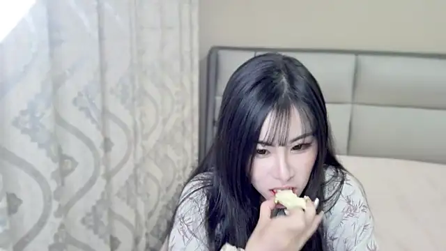 Snapshot of XIAOYU7-2025 chatting on 10/16/25, 12:06 XIAOYU7-2025 online show from 10/16/25, 12:06