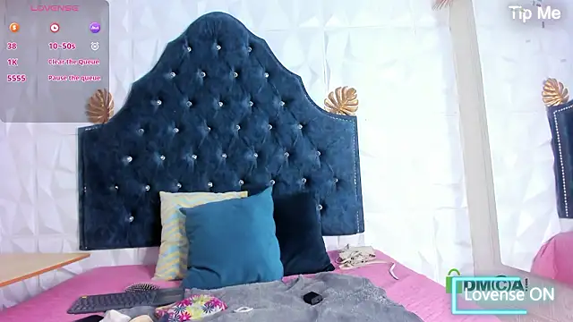 Caroline daring online show from 02/27/26, 01:33