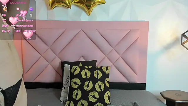Snapshot of Caroline_daring chatting on 07/16/26, 12:22 Caroline daring online show from 07/16/26, 12:22