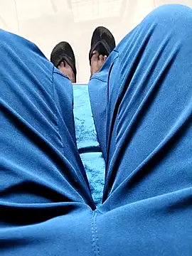 Chanderi19 online show from 10/01/25, 02:28