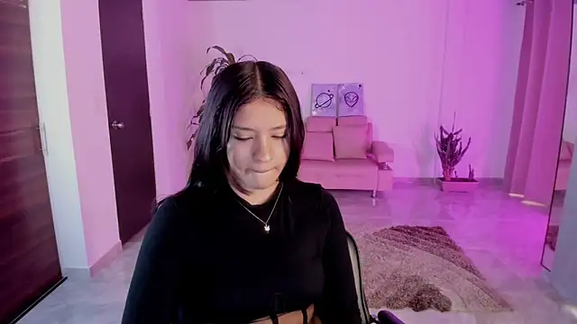 Snapshot of Candy_fox_19 chatting on 12/19/25, 12:45 Candy fox 19 online show from 12/19/25, 12:45