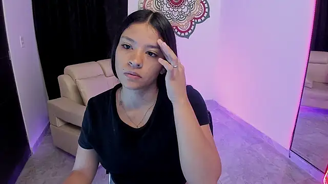 Snapshot of Candy_fox_19 chatting on 03/21/26, 01:16 Candy fox 19 online show from 03/21/26, 01:16