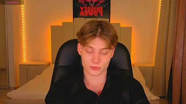 LouieEvans online show from 11/18/25, 08:57