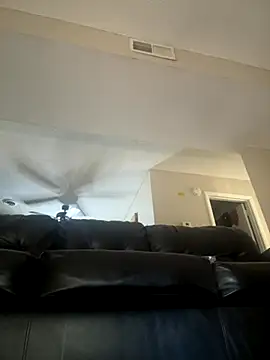 Snapshot of bigbd94 chatting on 10/31/25, 02:07 bigbd94 online show from 10/31/25, 02:07