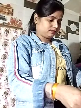 Hot-Pooja25 online show from 02/09/26, 03:38