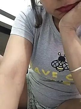 Snapshot of Hot-Pooja25 chatting on 04/09/26, 04:56 Hot-Pooja25 online show from 04/09/26, 04:56