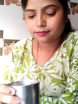 Snapshot of Hot-Pooja25 chatting on 04/18/26, 12:09 Hot-Pooja25 online show from 04/18/26, 12:09