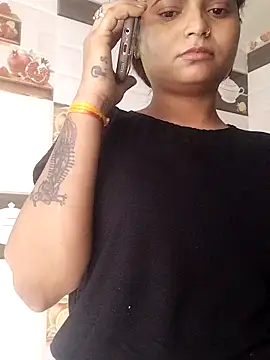 Snapshot of Hot-Pooja25 chatting on 04/26/26, 02:09 Hot-Pooja25 online show from 04/26/26, 02:09