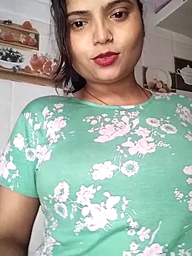 Snapshot of Hot-Pooja25 chatting on 04/28/26, 02:38 Hot-Pooja25 online show from 04/28/26, 02:38