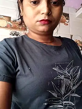 Snapshot of Hot-Pooja25 chatting on 04/30/26, 02:40 Hot-Pooja25 online show from 04/30/26, 02:40