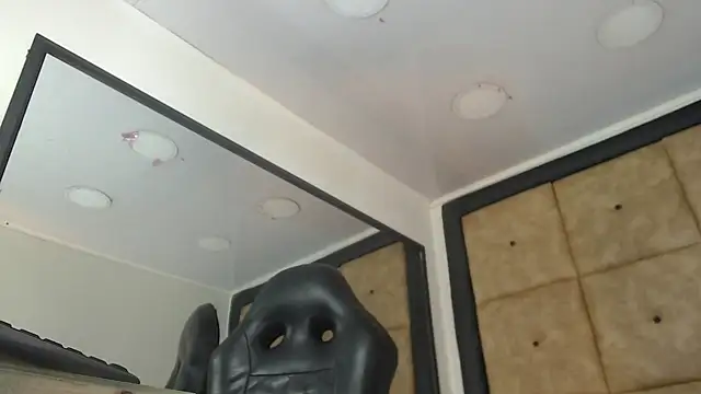 Snapshot of BrindyMichell chatting on 09/22/25, 07:38 BrindyMichell online show from 09/22/25, 07:38