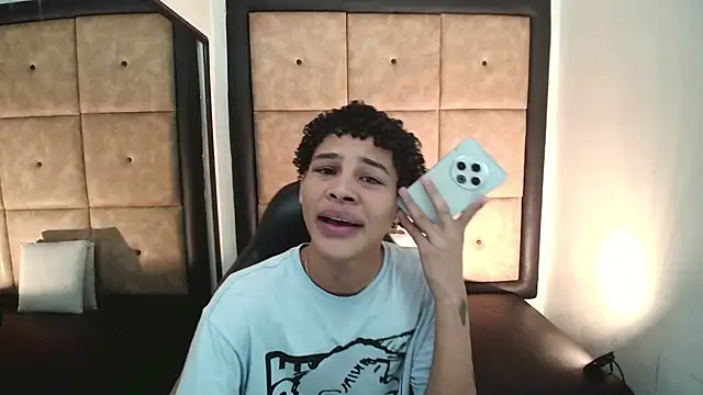 Snapshot of BrindyMichell chatting on 10/17/25, 06:54 BrindyMichell online show from 10/17/25, 06:54