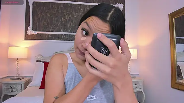 SharonBonet online show from 10/29/25, 11:23