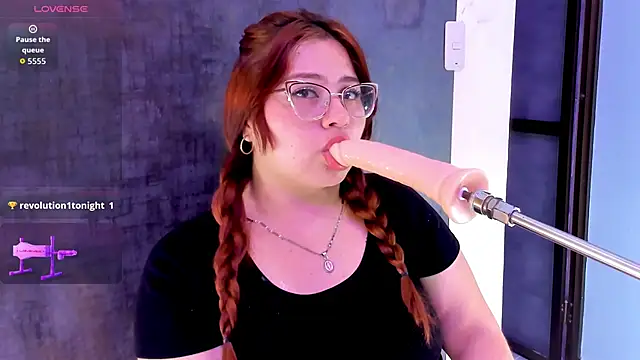 alana glasses online show from 09/18/25, 11:45