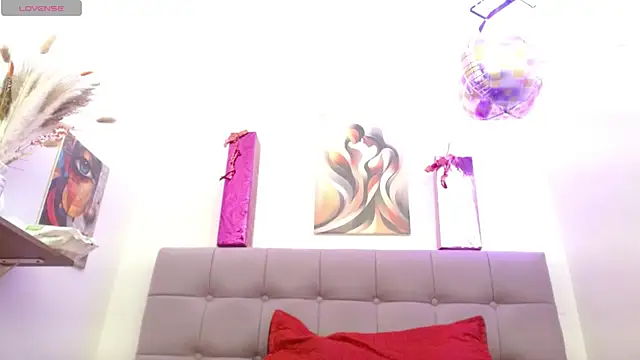 Karol wish online show from 11/25/25, 01:27