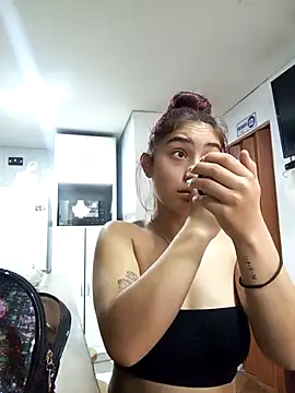 Lia Teen online show from 10/29/25, 07:48