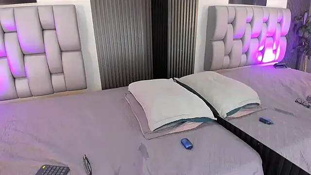 Gia-Malkova online show from 09/28/25, 08:20