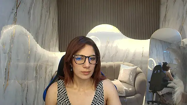 nadia r  online show from 07/11/26, 07:38
